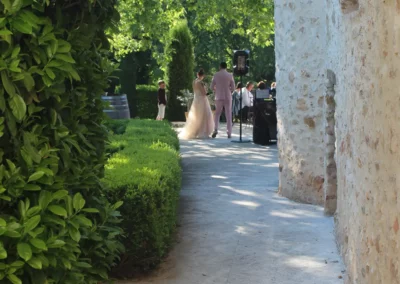 Terrasses domaine réception Saint Bacchi mariage et événements privés et professionnels en Provence à Jouques